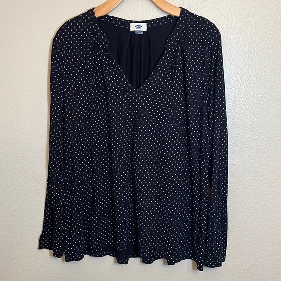 Bundle of 3 Old Navy Plus Size Shirts - Picture 2 of 15